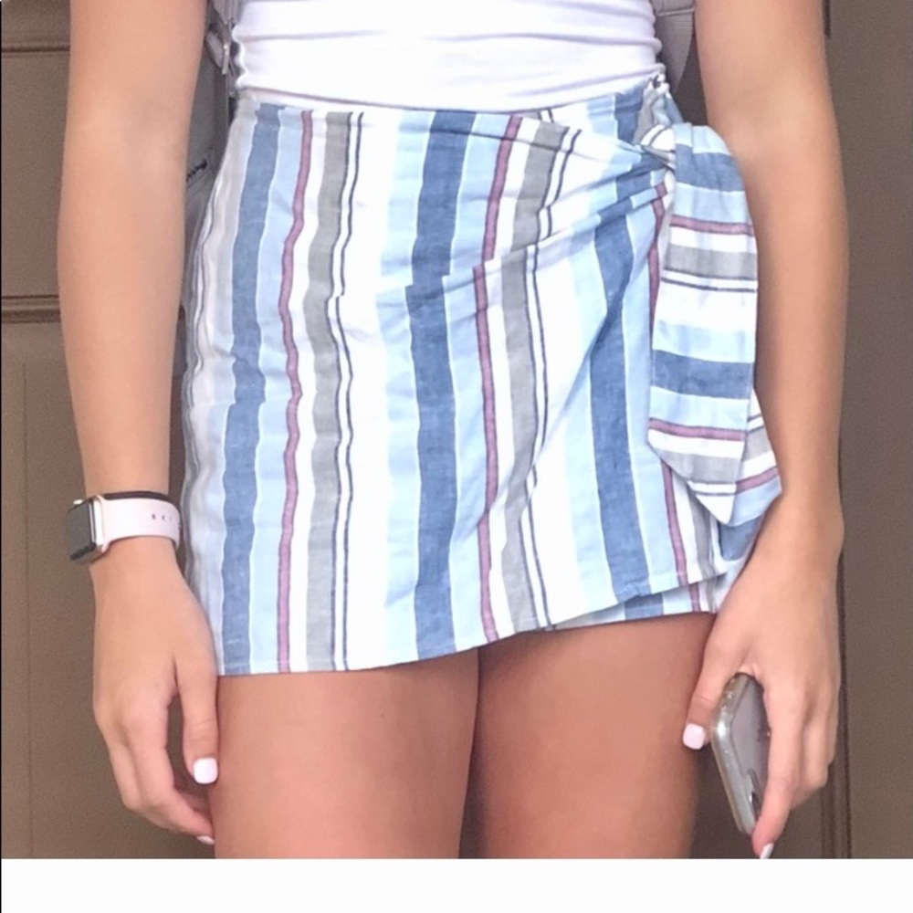 Striped Abercrombie linen skort size small